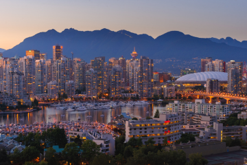 assurance voyage PVT Vancouver avec AVI international